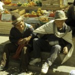 139 - Peru, Dva muži na trhu (30x45)